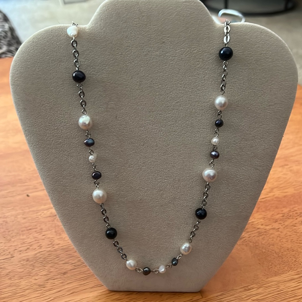 Necklace 20$